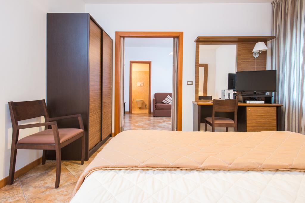 Royal 4* Cosenza
